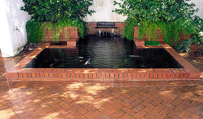 building a pond with Formal brick