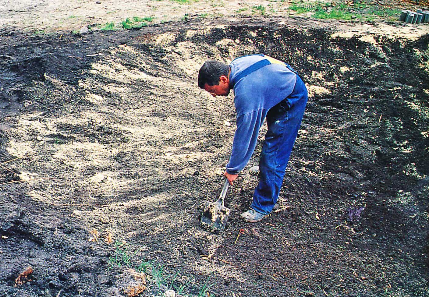 Building clay puddling pond