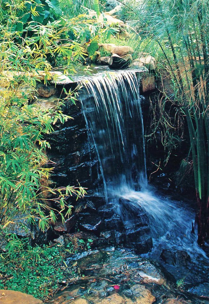 Water cascade